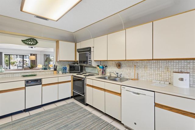 2751 NE 15th Street 103, Fort Lauderdale, FL 33304