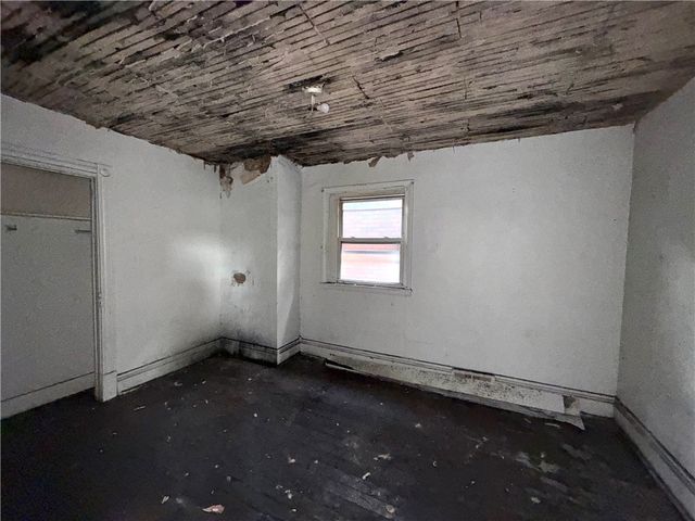 1805 4th Ave, Beaver Falls, PA 15010