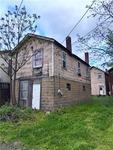 1805 4th Ave, Beaver Falls, PA 15010