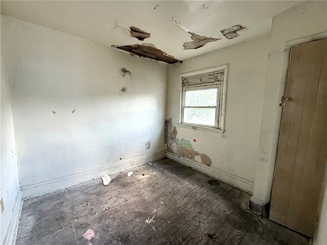 1805 4th Ave, Beaver Falls, PA 15010