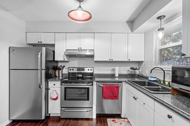 18 Hewlett Rd, Beaufort, SC 29907