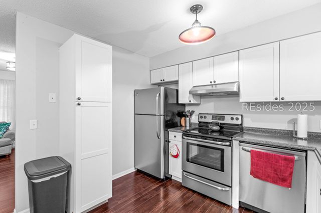 18 Hewlett Rd, Beaufort, SC 29907