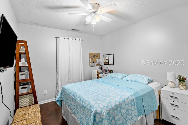 18 Hewlett Rd, Beaufort, SC 29907