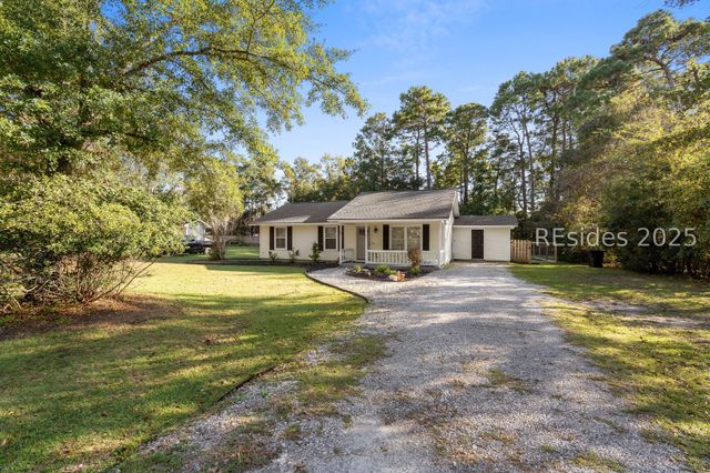 18 Hewlett Rd, Beaufort, SC 29907