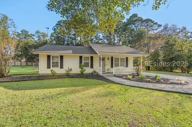 18 Hewlett Rd, Beaufort, SC 29907