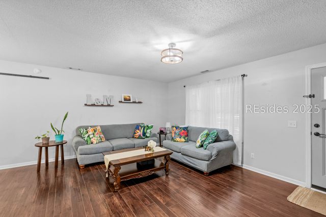 18 Hewlett Rd, Beaufort, SC 29907