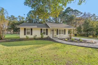 18 Hewlett Rd, Beaufort, SC 29907