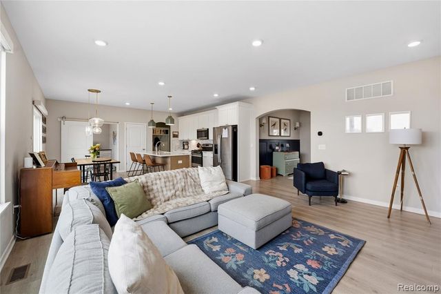 2056 Gambrel Lane, Howell, MI 48843