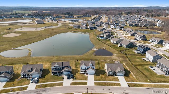 2056 Gambrel Lane, Howell, MI 48843