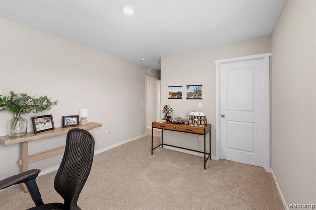 2056 Gambrel Lane, Howell, MI 48843