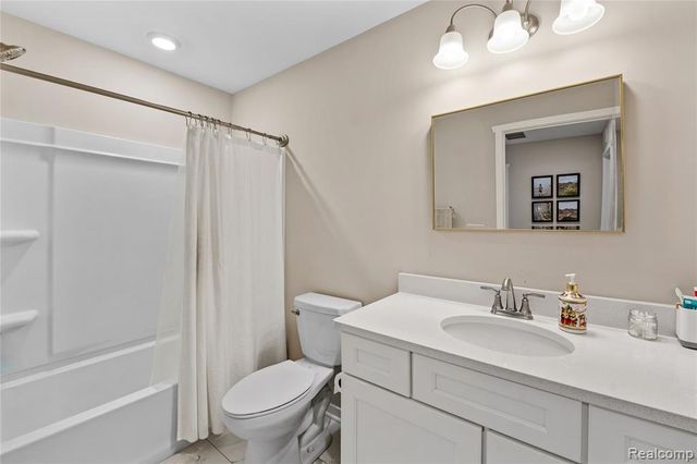 2056 Gambrel Lane, Howell, MI 48843