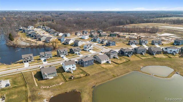 2056 Gambrel Lane, Howell, MI 48843