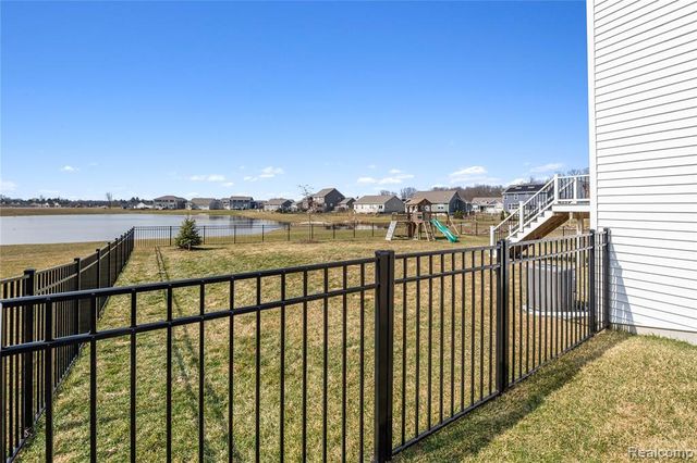 2056 Gambrel Lane, Howell, MI 48843