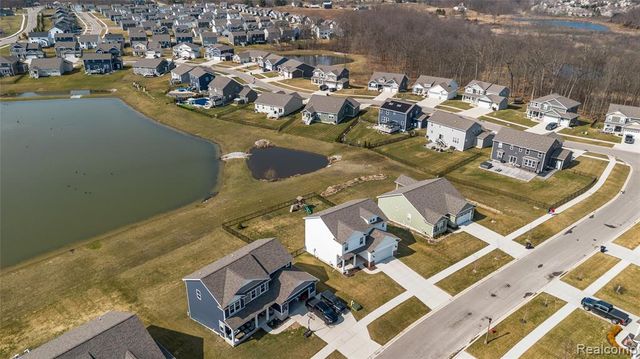 2056 Gambrel Lane, Howell, MI 48843