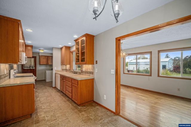 10343 Brick Rd SE, Turner, OR 97392