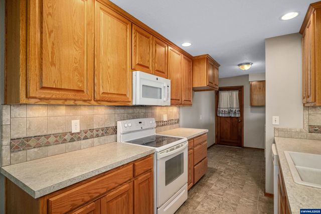 10343 Brick Rd SE, Turner, OR 97392