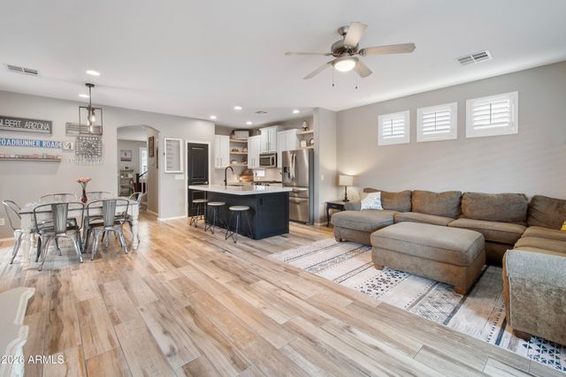 3740 E SEXTON Street, Gilbert, AZ 85295