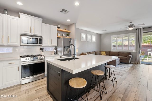 3740 E SEXTON Street, Gilbert, AZ 85295
