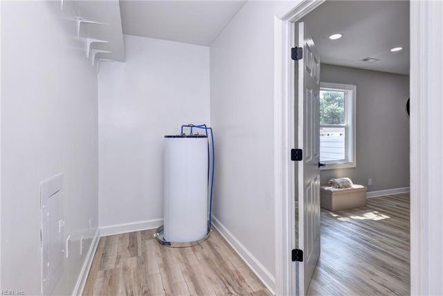 6999 Linda CIR, Hayes, VA 23072