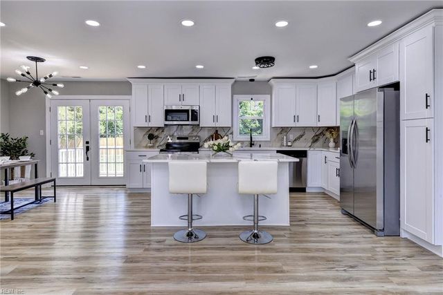 6999 Linda CIR, Hayes, VA 23072