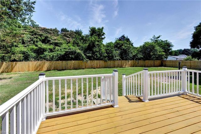 6999 Linda CIR, Hayes, VA 23072