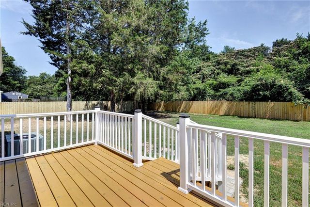 6999 Linda CIR, Hayes, VA 23072