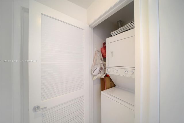 2020 N Bayshore Dr 1604, Miami, FL 33137