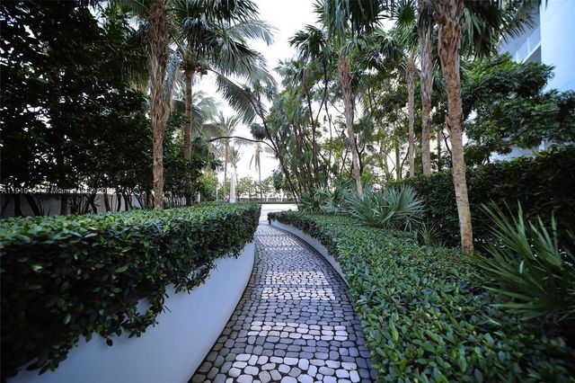 2020 N Bayshore Dr 1604, Miami, FL 33137