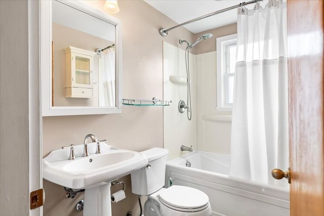 21 Gale Road, Weymouth, MA 02188