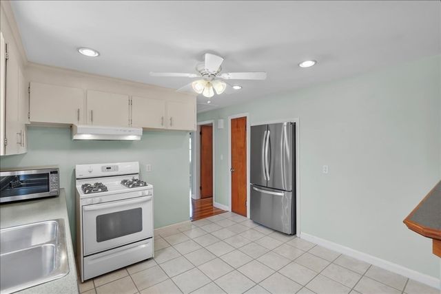 21 Gale Road, Weymouth, MA 02188