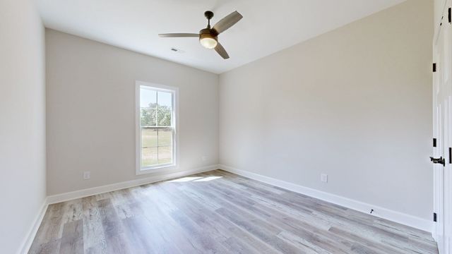 2230 Allen Ferry Rd, Smithville, TN 37166