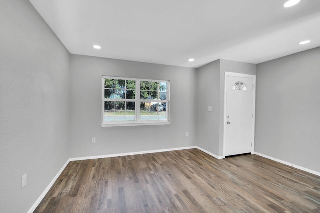 3450 Silverhill Drive, Dallas, TX 75241