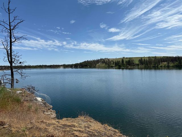 10424 S Granite Dr, Medical Lake, WA 99022