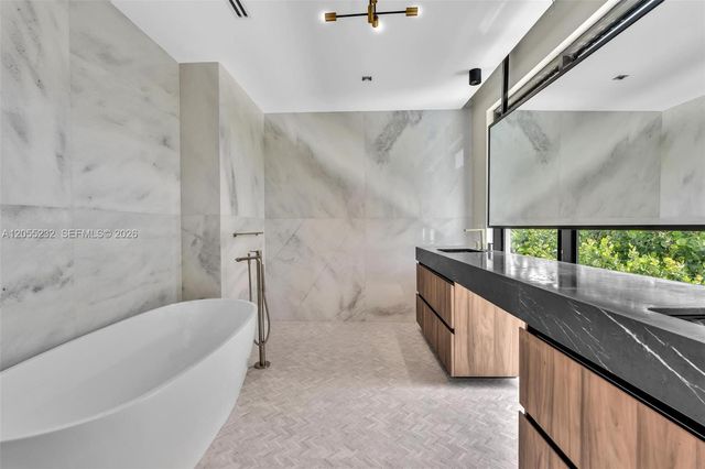 6020 Alton Road, Miami Beach, FL 33140