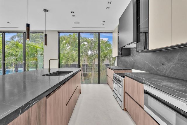 6020 Alton Road, Miami Beach, FL 33140