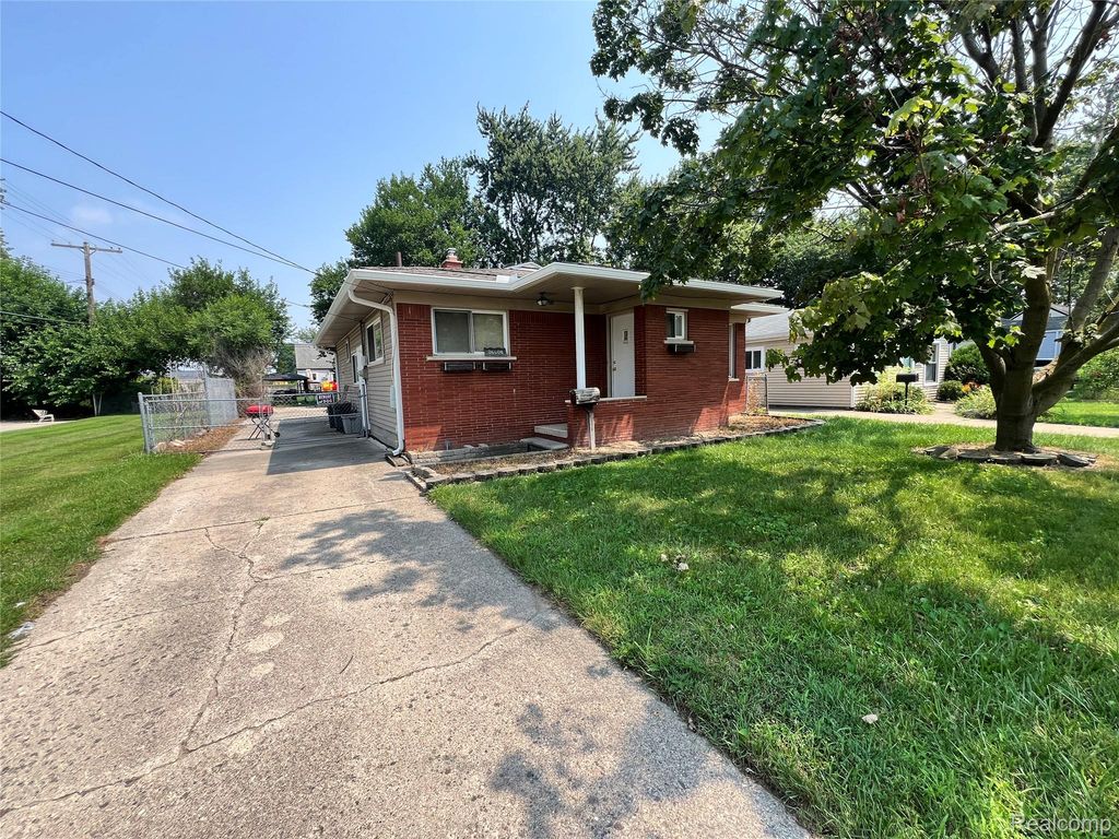 26806 Wolverine Street, Madison Heights, MI 48071