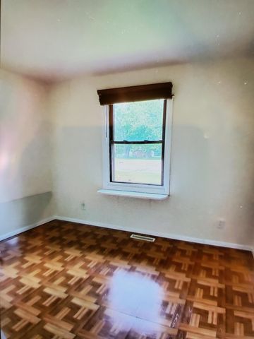 704 S 22nd Street, Chesterton, IN 46304