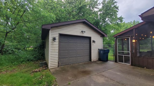 704 S 22nd Street, Chesterton, IN 46304