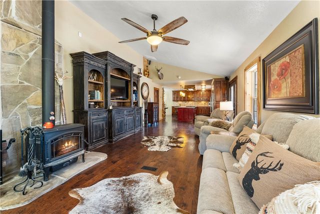 21856 Highway 62, Garfield, AR 72732