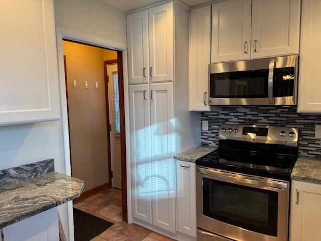 3440 Mountain DRIVE, Brookfield, WI 53045