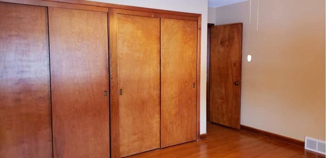 3440 Mountain DRIVE, Brookfield, WI 53045