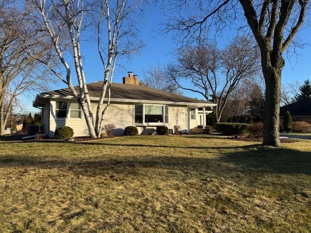 3440 Mountain DRIVE, Brookfield, WI 53045