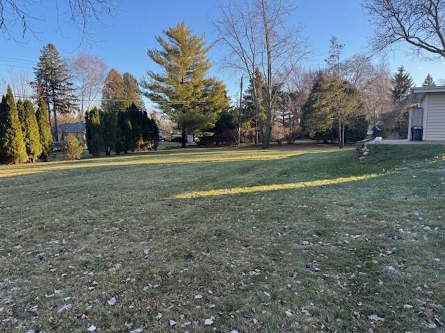 3440 Mountain DRIVE, Brookfield, WI 53045