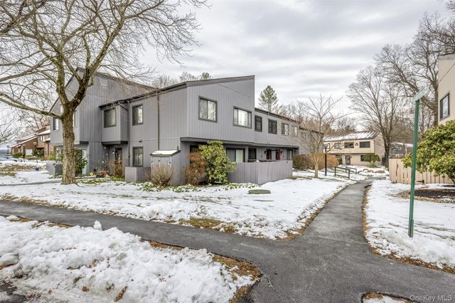 1907 Magnolia Walk, Poughkeepsie, NY 12603