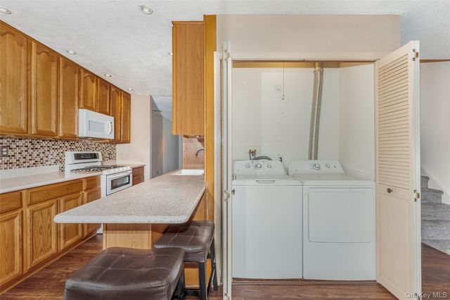 1907 Magnolia Walk, Poughkeepsie, NY 12603