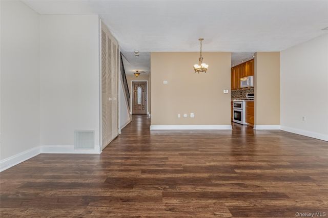 1907 Magnolia Walk, Poughkeepsie, NY 12603