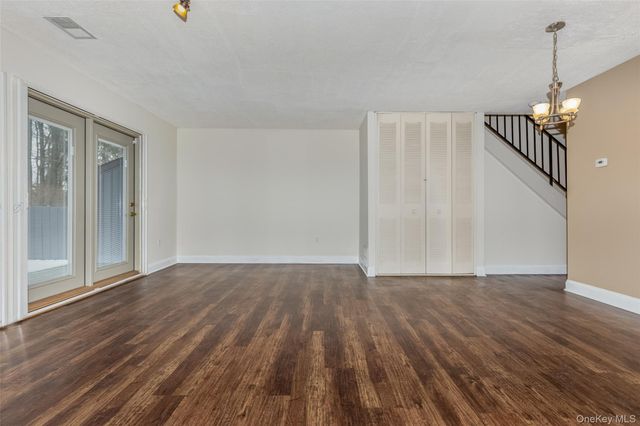 1907 Magnolia Walk, Poughkeepsie, NY 12603