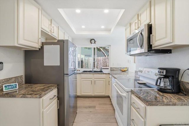 4569 Calle Del Palo, Oceanside, CA 92057