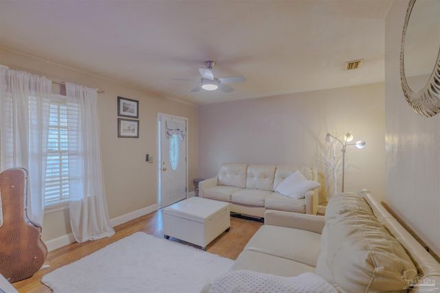 39 Sandalwood St, Pensacola, FL 32505