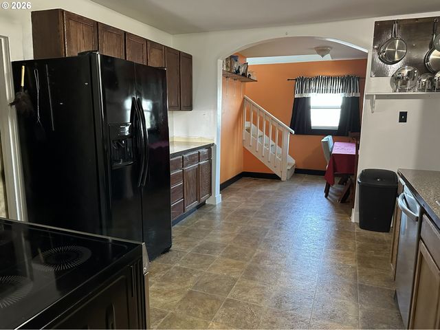 254 S VERNONIA Rd, St Helens, OR 97051